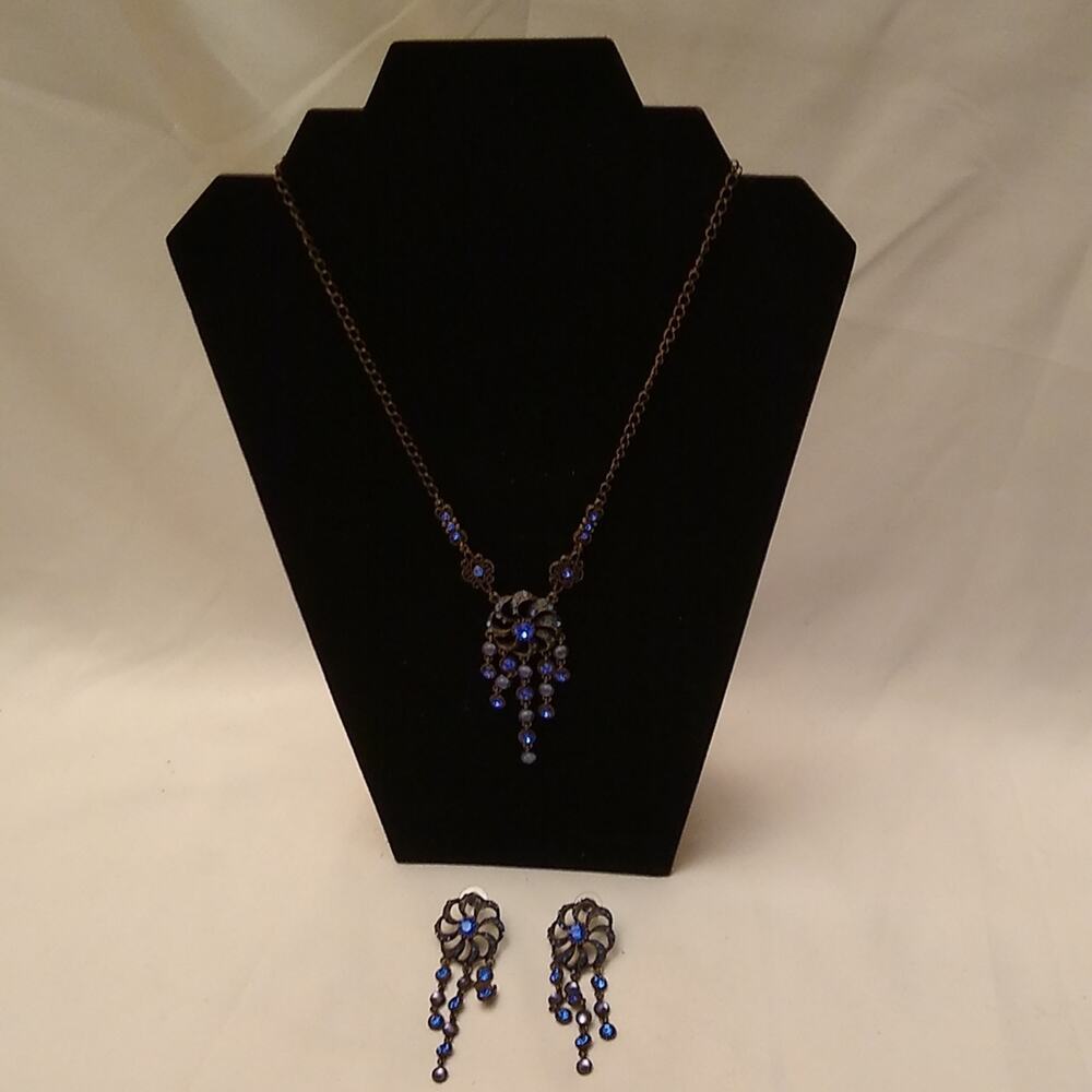 Vintage Victorian looking necklace and earrings to match